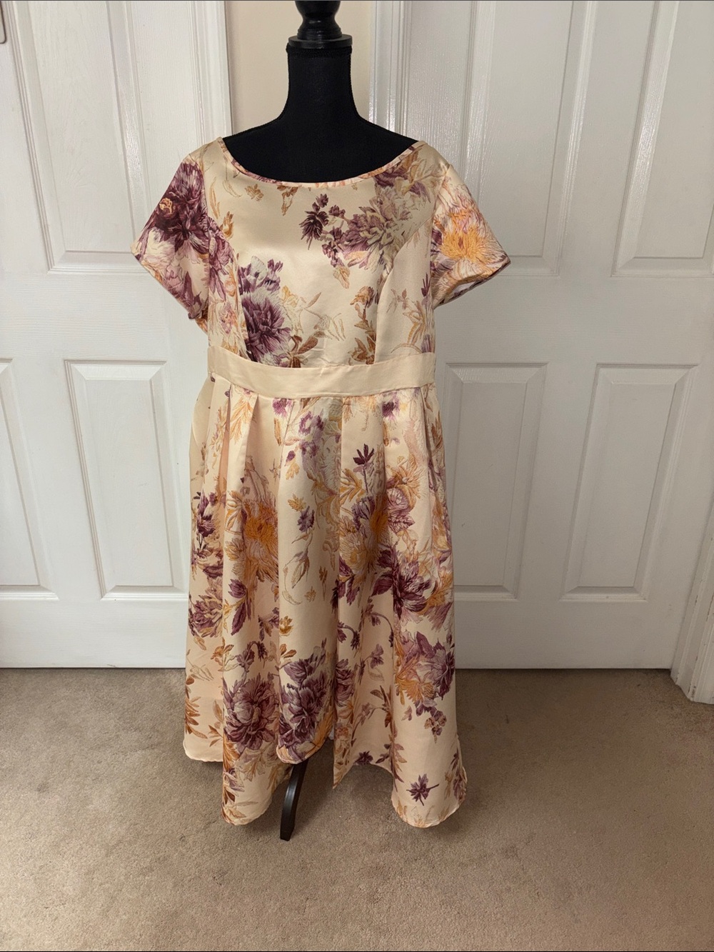 Xpluswear Champagne Floral Satin Midi Dress!